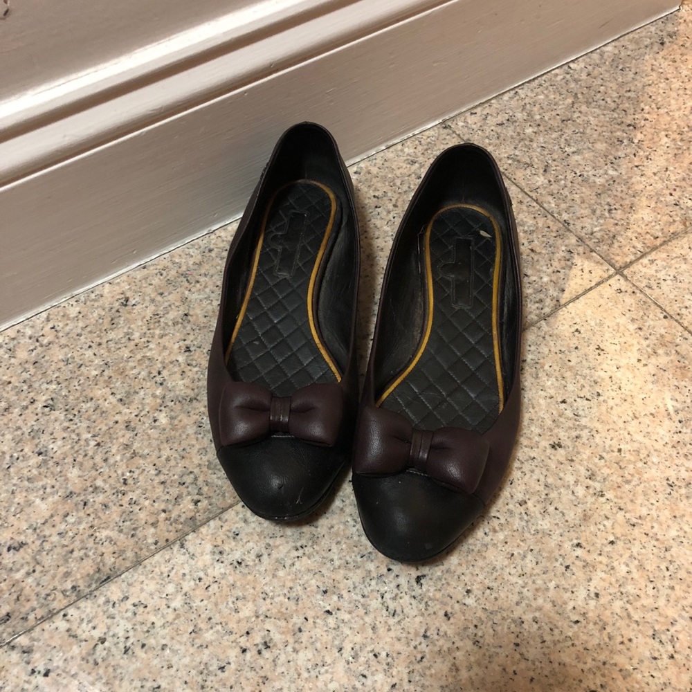 Chanel flat shoes with bow detail